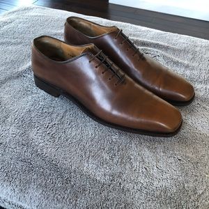 Mens Ferragamo whole cut lace up shoes